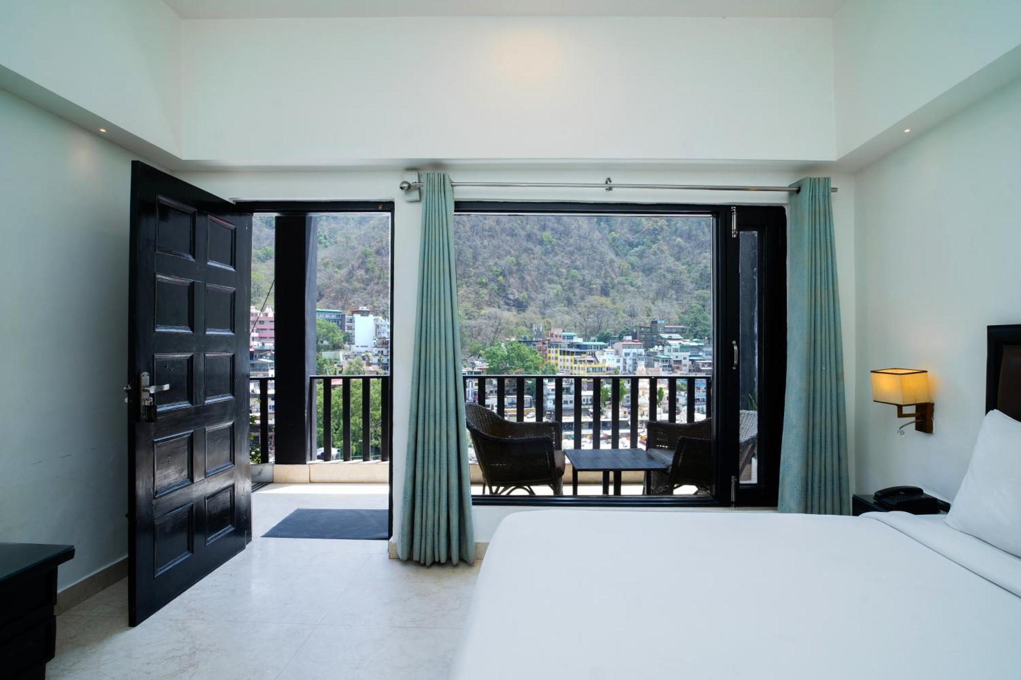 Hotel Ishan - A Ganges Riverside Retreat By Salvus Rishikesh Exterior photo